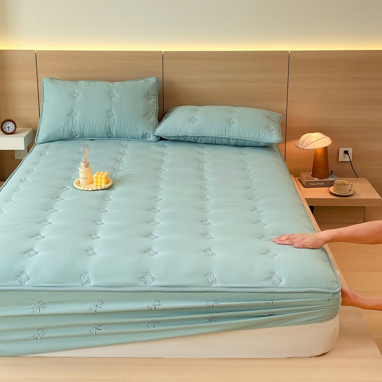 91家纺网 家纺一手货源 找家纺 尊康家纺（原磊科） 2025新款7A抗菌奶昔棉床笠-熊猫兔 熊猫兔-绿