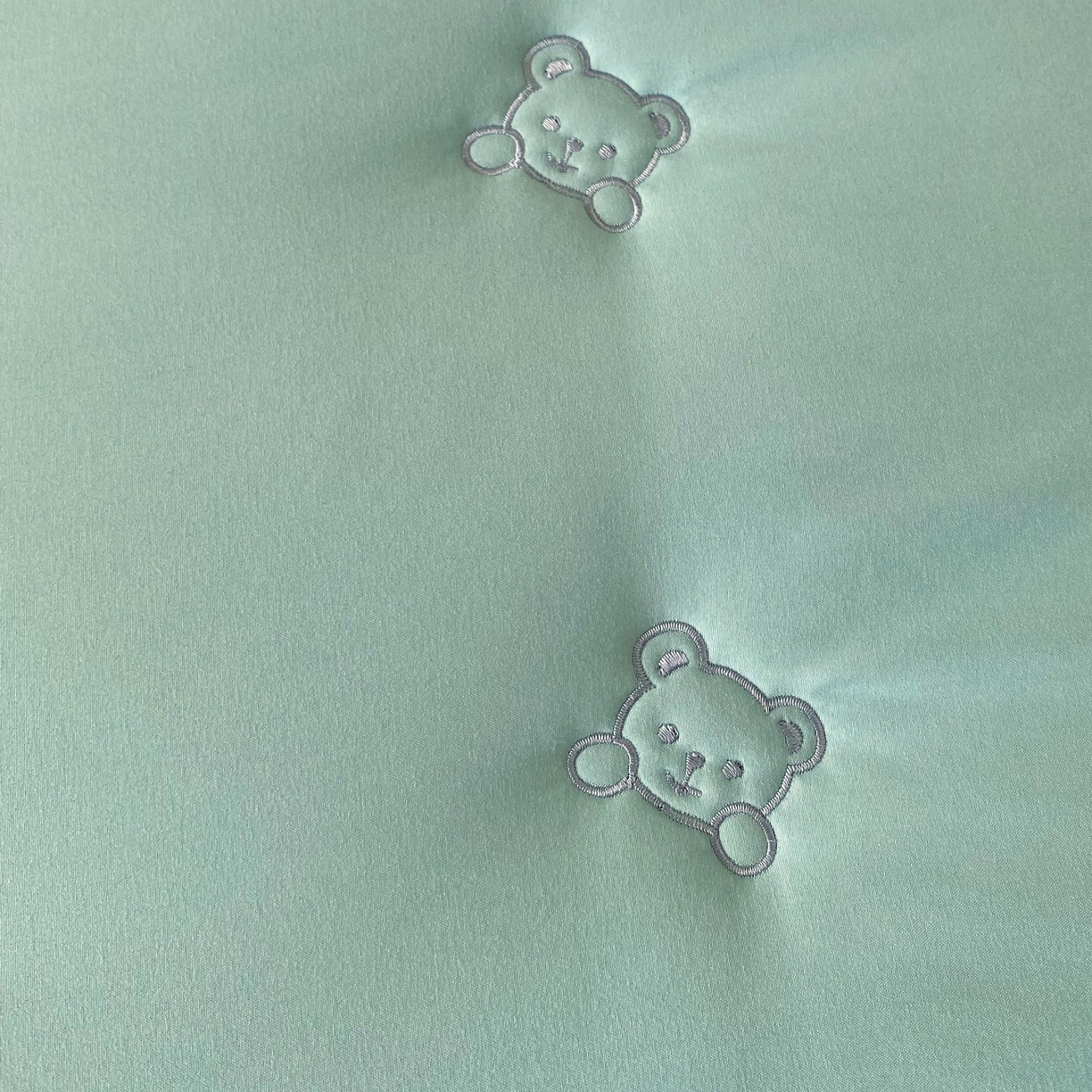 91家纺网 家纺一手货源 找家纺 尊康家纺（原磊科） 2025新款7A抗菌奶昔棉床笠-熊猫兔 熊猫兔-绿