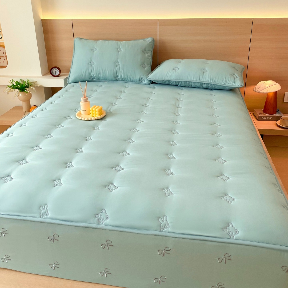 91家纺网 家纺一手货源 找家纺 尊康家纺（原磊科） 2025新款7A抗菌奶昔棉床笠-熊猫兔 熊猫兔-绿