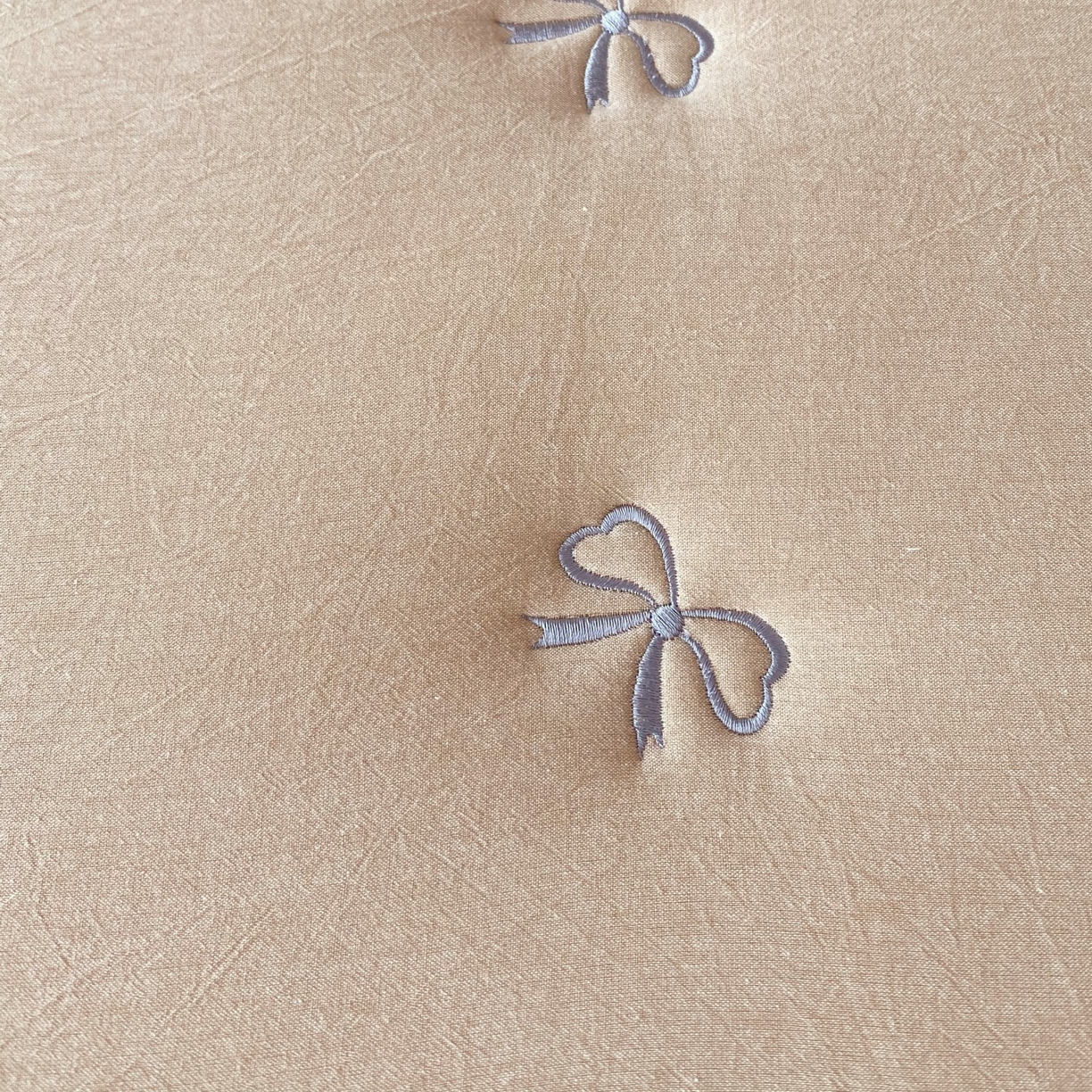 91家纺网 家纺一手货源 找家纺 尊康家纺（原磊科） 2025新款7A抗菌全棉色织水洗棉大豆棉填充床笠-同心结 同心结-香槟