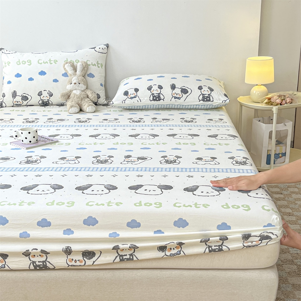 91家纺网 家纺一手货源 找家纺 盛秋家纺 2025新款A类水洗棉卡通印花床笠单品床笠单件单床笠 欢乐狗