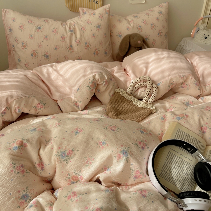 91家纺网 家纺一手货源 找家纺 贝扬思家纺 2025新款云感双层纱印花四件套 芊芊花海