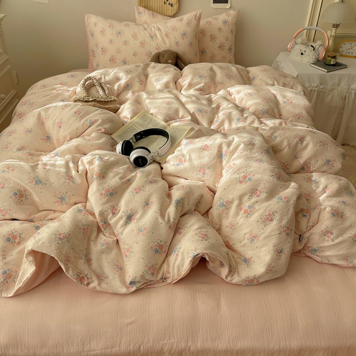 91家纺网 家纺一手货源 找家纺 贝扬思家纺 2025新款云感双层纱印花四件套 芊芊花海