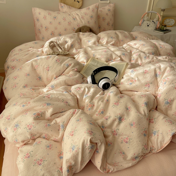 91家纺网 家纺一手货源 找家纺 贝扬思家纺 2025新款云感双层纱印花四件套 芊芊花海