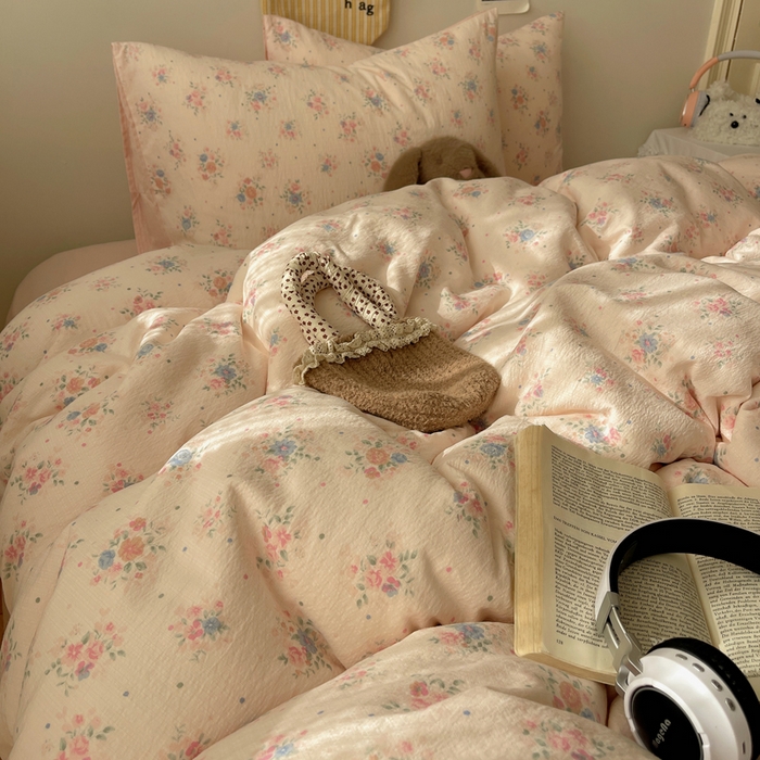 91家纺网 家纺一手货源 找家纺 贝扬思家纺 2025新款云感双层纱印花四件套 芊芊花海