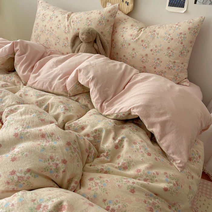 91家纺网 家纺一手货源 找家纺 贝扬思家纺 2025新款云感双层纱印花四件套 序曲-粉