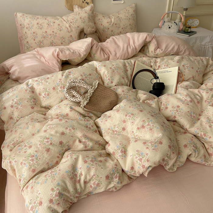 91家纺网 家纺一手货源 找家纺 贝扬思家纺 2025新款云感双层纱印花四件套 序曲-粉