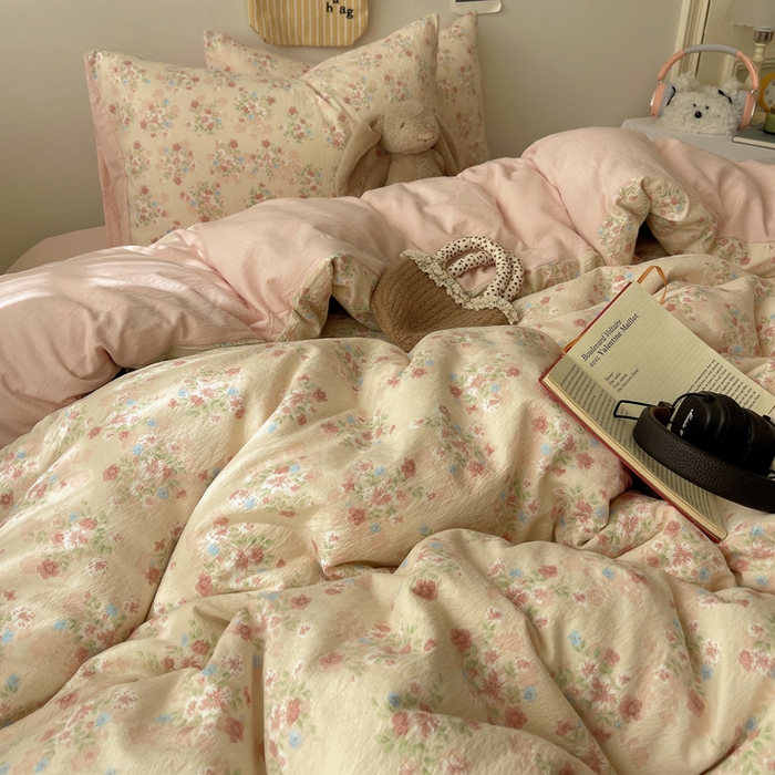 91家纺网 家纺一手货源 找家纺 贝扬思家纺 2025新款云感双层纱印花四件套 序曲-粉