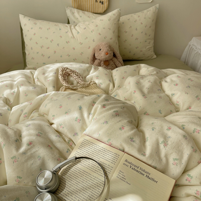 91家纺网 家纺一手货源 找家纺 贝扬思家纺 2025新款云感双层纱印花四件套 初恋