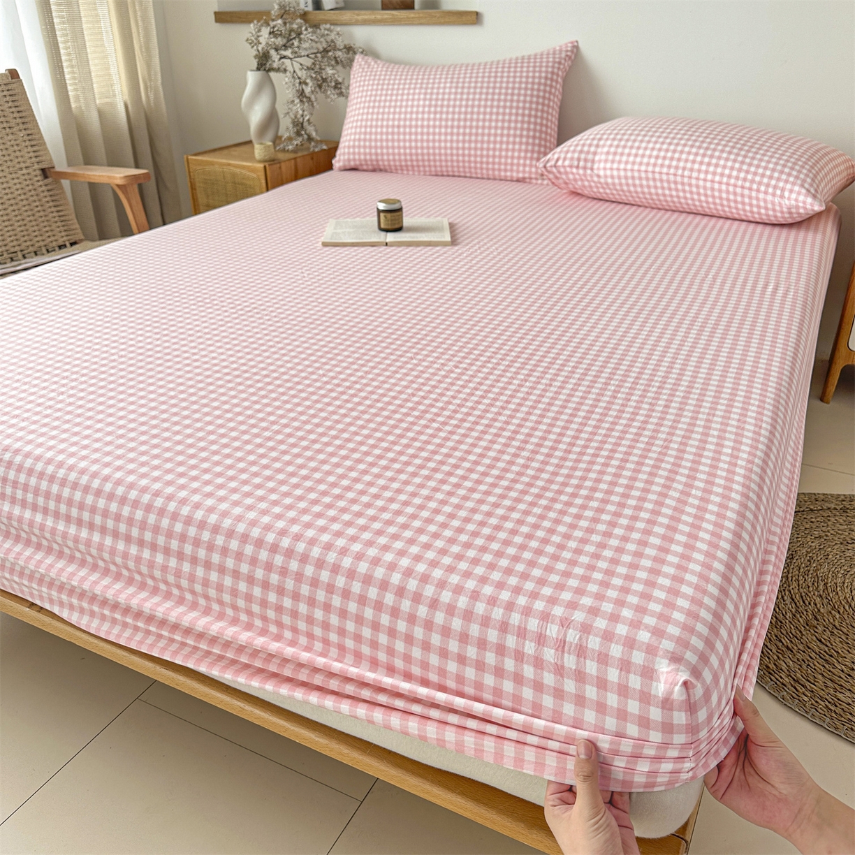 91家纺网 家纺一手货源 找家纺 盛秋家纺 2025新款A类水洗棉格子印花床笠单品床笠单件单床笠 粉小格