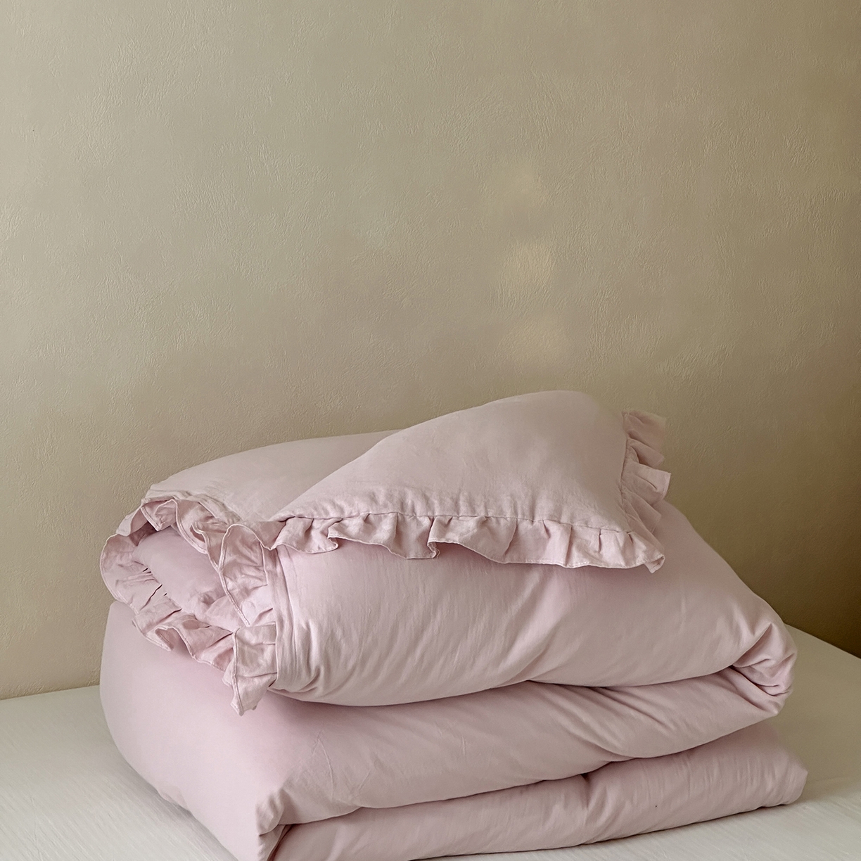 91家纺网 家纺一手货源 找家纺 三味舒屋 2025新款花边美学全棉双层纱单品单被套 粉茶花