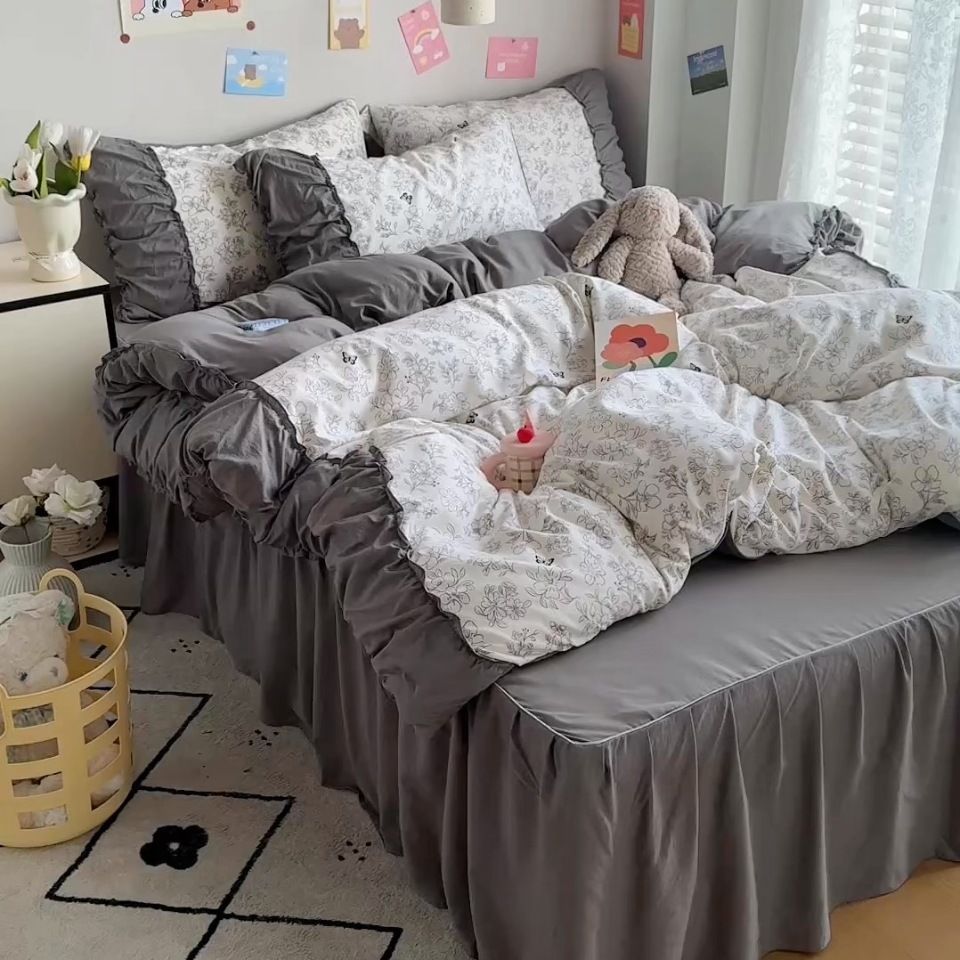 91家纺网 家纺一手货源 找家纺 优卡迪家纺馆 2025新款A类针织棉有氧双层纱花边款四件套 梦蝶