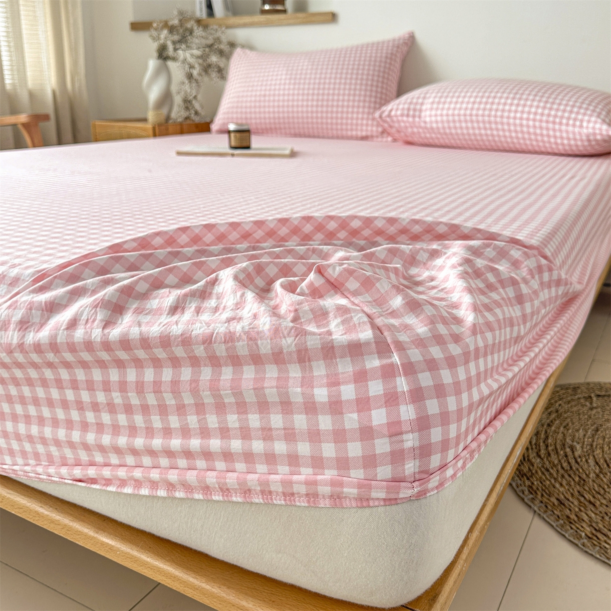 91家纺网 家纺一手货源 找家纺 盛秋家纺 2025新款A类水洗棉格子印花床笠单品床笠单件单床笠 粉小格