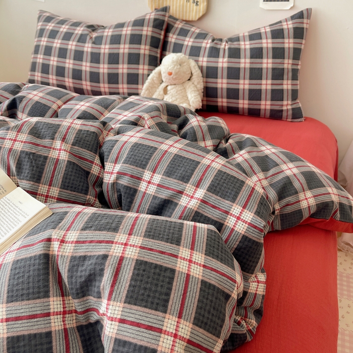 91家纺网 家纺一手货源 找家纺 贝扬思家纺 2025新款云感双层纱印花四件套 幻夜