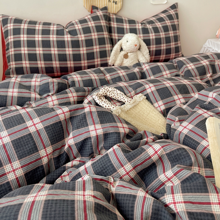 91家纺网 家纺一手货源 找家纺 贝扬思家纺 2025新款云感双层纱印花四件套 幻夜