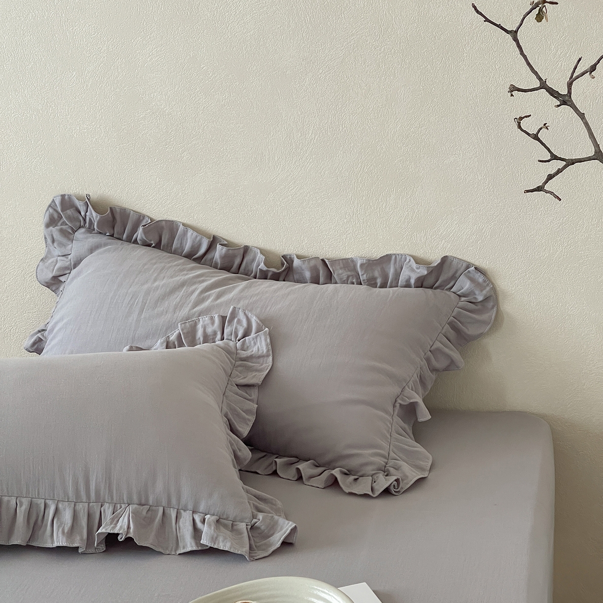 91家纺网 家纺一手货源 找家纺 三味舒屋 2025新款花边美学全棉双层纱单品单枕套 浅花灰