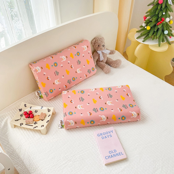 91家纺网 家纺一手货源 找家纺 美丽折家纺 2025新款A类全棉儿童乳胶枕枕头枕芯 彩虹小兔 30x50cm/只（乳胶枕芯+外套+内套）