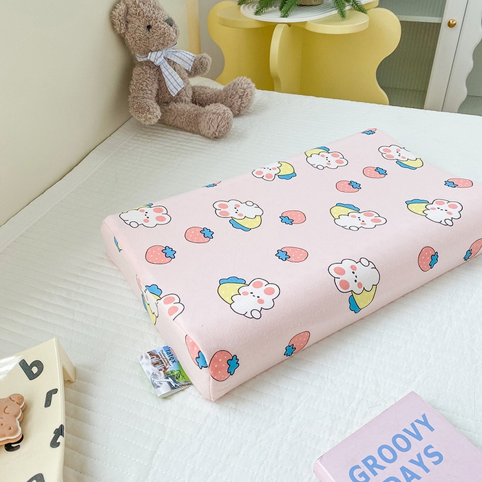 91家纺网 家纺一手货源 找家纺 美丽折家纺 2025新款A类全棉儿童乳胶枕枕头枕芯 草莓兔 30x50cm/只（乳胶枕芯+外套+内套）