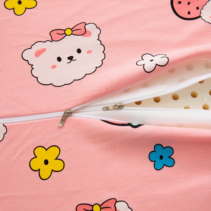 91家纺网 家纺一手货源 找家纺 美丽折家纺 2025新款A类全棉儿童乳胶枕枕头枕芯 草莓小熊 30x50cm/只（乳胶枕芯+外套+内套）