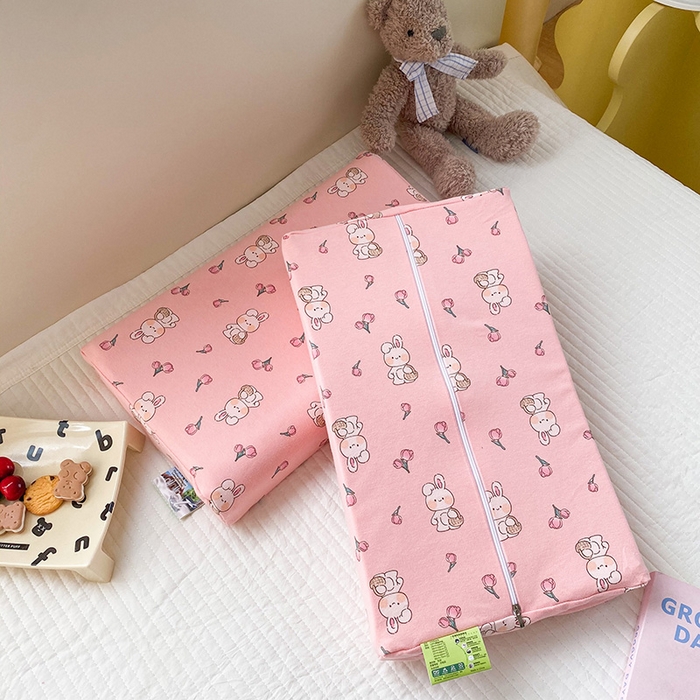 91家纺网 家纺一手货源 找家纺 美丽折家纺 2025新款A类全棉儿童乳胶枕枕头枕芯 花朵小兔 30x50cm/只（乳胶枕芯+外套+内套）