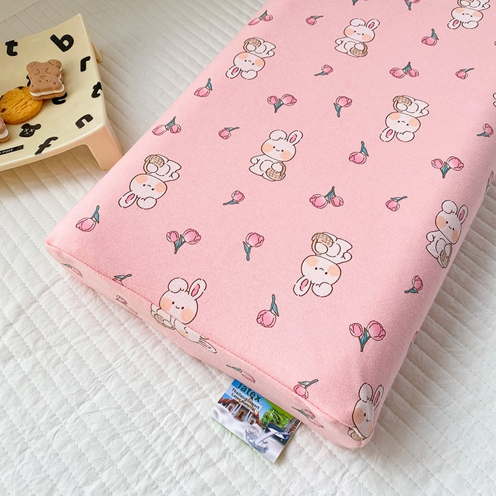 91家纺网 家纺一手货源 找家纺 美丽折家纺 2025新款A类全棉儿童乳胶枕枕头枕芯 花朵小兔 30x50cm/只（乳胶枕芯+外套+内套）