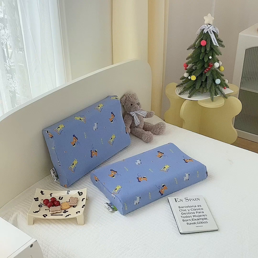 91家纺网 家纺一手货源 找家纺 美丽折家纺 2025新款A类全棉儿童乳胶枕枕头枕芯 滑板小狗 30x50cm/只（乳胶枕芯+外套+内套）