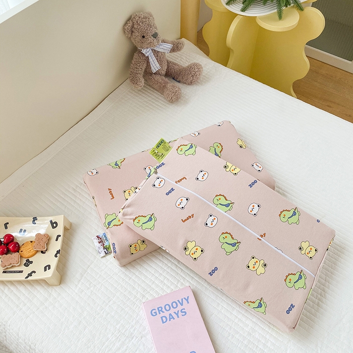 91家纺网 家纺一手货源 找家纺 美丽折家纺 2025新款A类全棉儿童乳胶枕枕头枕芯 恐龙小熊-咖 30x50cm/只（乳胶枕芯+外套+内套）