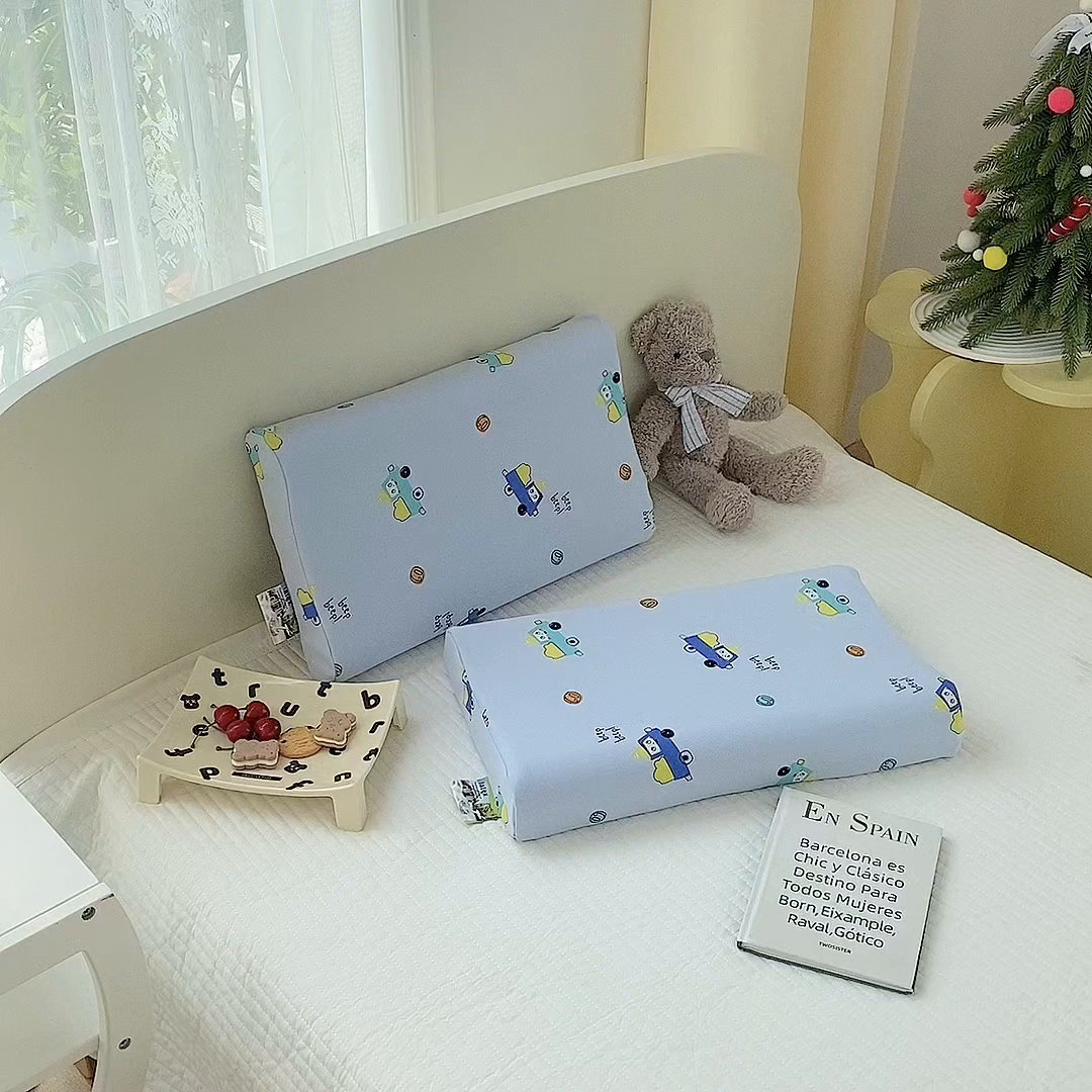 91家纺网 家纺一手货源 找家纺 美丽折家纺 2025新款A类全棉儿童乳胶枕枕头枕芯 蓝色小汽车 30x50cm/只（乳胶枕芯+外套+内套）