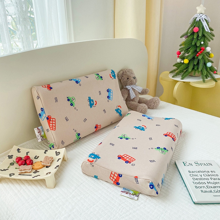 91家纺网 家纺一手货源 找家纺 美丽折家纺 2025新款A类全棉儿童乳胶枕枕头枕芯 米色工程车 30x50cm/只（乳胶枕芯+外套+内套）