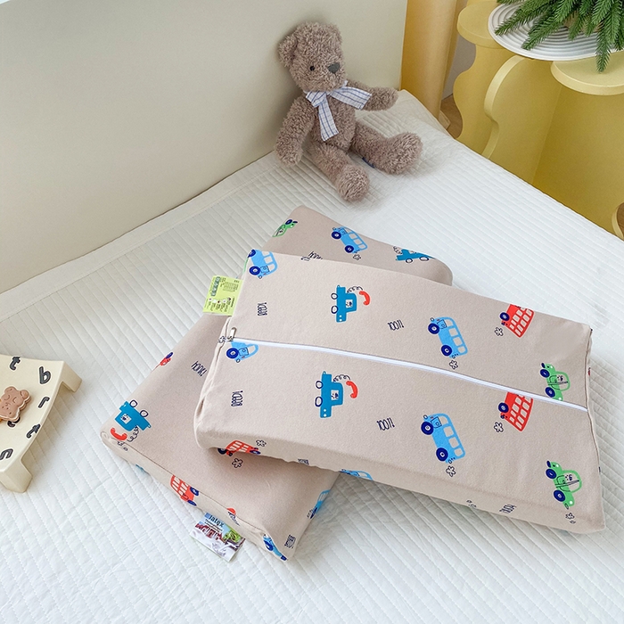 91家纺网 家纺一手货源 找家纺 美丽折家纺 2025新款A类全棉儿童乳胶枕枕头枕芯 米色工程车 30x50cm/只（乳胶枕芯+外套+内套）