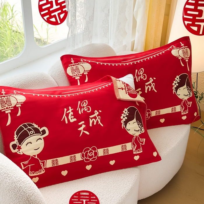 91家纺网 家纺一手货源 找家纺 悦然毛巾被 2025新款悦然三层大红枕巾婚庆三层全棉纯棉纱布枕巾 佳偶天成 52x78cm枕巾一对