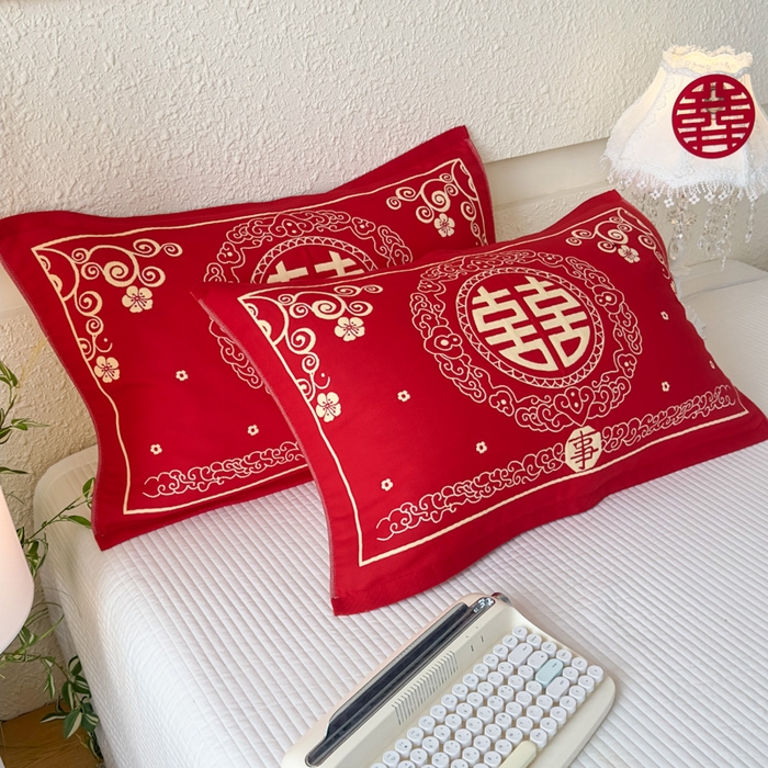 91家纺网 家纺一手货源 找家纺 悦然毛巾被 2025新款悦然三层大红枕巾婚庆三层全棉纯棉纱布枕巾 红妆喜事 52x78cm枕巾一对