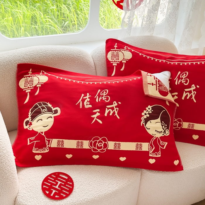 91家纺网 家纺一手货源 找家纺 悦然毛巾被 2025新款悦然三层大红枕巾婚庆三层全棉纯棉纱布枕巾 佳偶天成 52x78cm枕巾一对