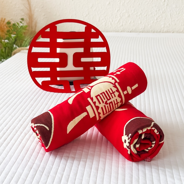 91家纺网 家纺一手货源 找家纺 悦然毛巾被 2025新款悦然三层大红枕巾婚庆三层全棉纯棉纱布枕巾 佳偶天成 52x78cm枕巾一对