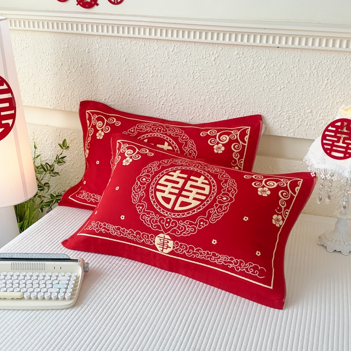 91家纺网 家纺一手货源 找家纺 悦然毛巾被 2025新款悦然三层大红枕巾婚庆三层全棉纯棉纱布枕巾 红妆喜事 52x78cm枕巾一对