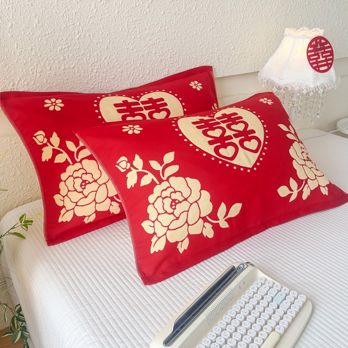 91家纺网 家纺一手货源 找家纺 悦然毛巾被 2025新款悦然三层大红枕巾婚庆三层全棉纯棉纱布枕巾 爱心玫瑰 52x78cm枕巾一只