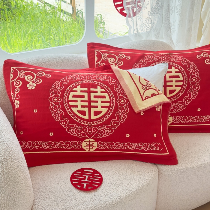 91家纺网 家纺一手货源 找家纺 悦然毛巾被 2025新款悦然三层大红枕巾婚庆三层全棉纯棉纱布枕巾 红妆喜事 52x78cm枕巾一只