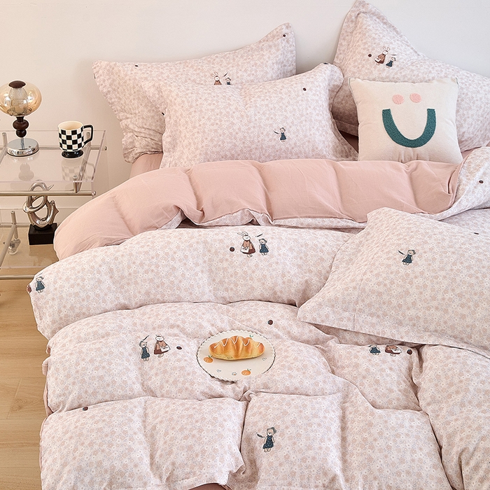 91家纺网 家纺一手货源 找家纺 2025新款全棉双层纱印花四件套（第二批）兔兔日记