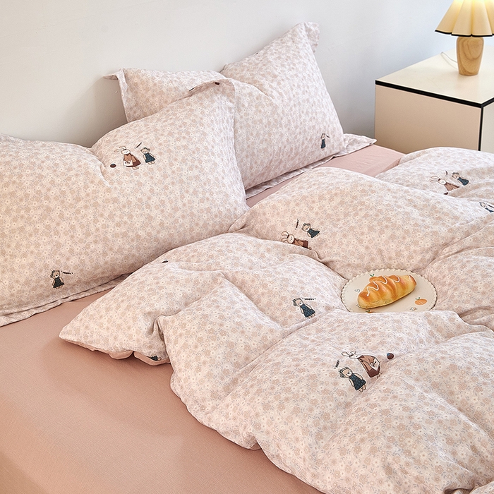 91家纺网 家纺一手货源 找家纺 2025新款全棉双层纱印花四件套（第二批）兔兔日记