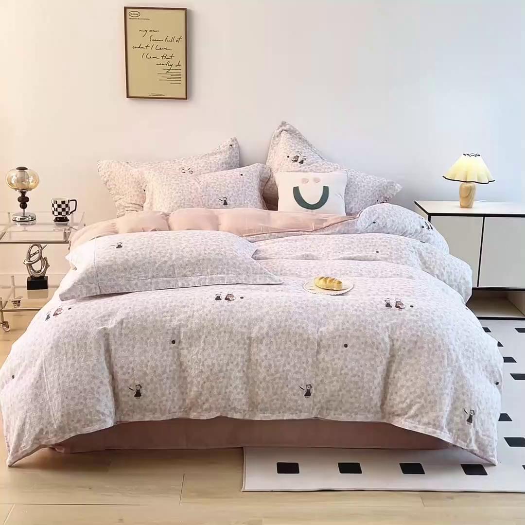 91家纺网 家纺一手货源 找家纺 2025新款全棉双层纱印花四件套（第二批）兔兔日记