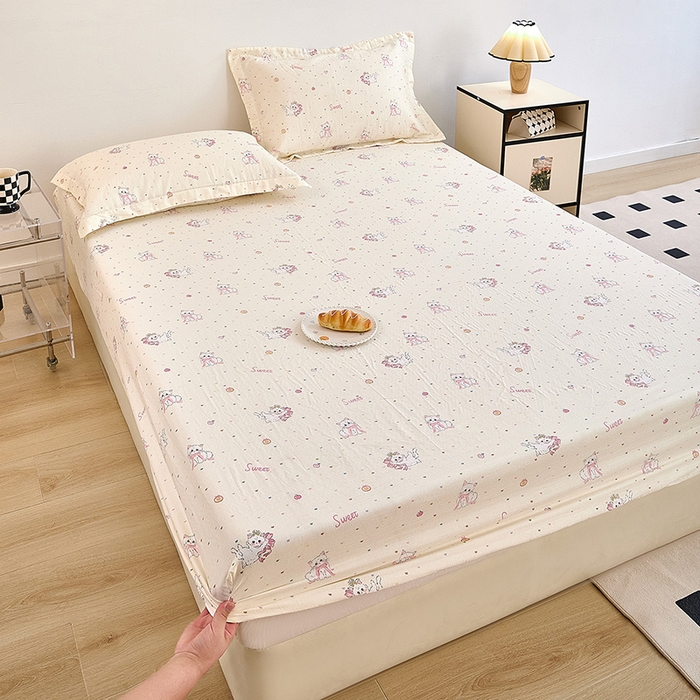 91家纺网 家纺一手货源 找家纺 锦罗绣 2025新款全棉双层纱印花系列单床笠 精灵猫咪