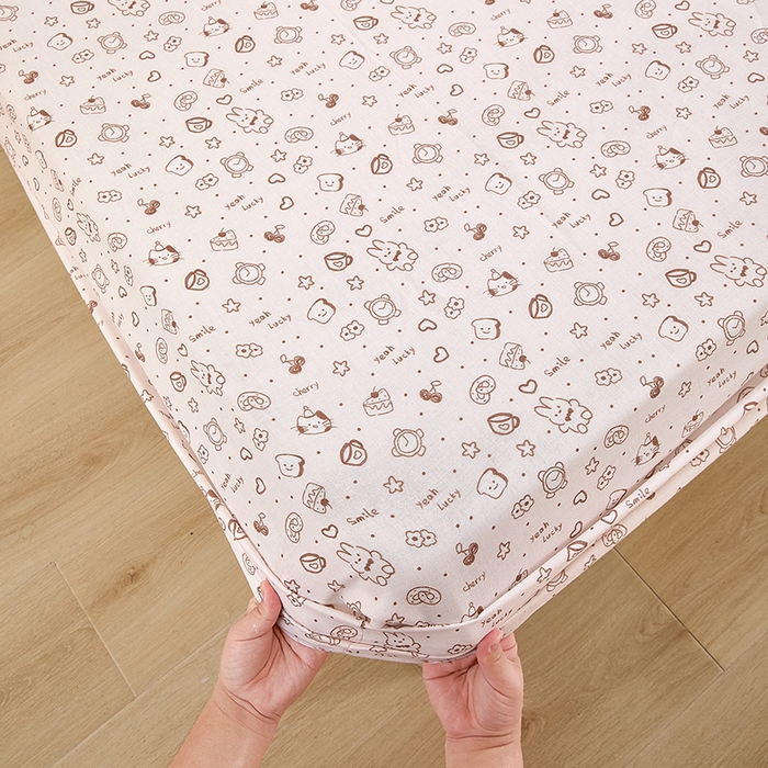 91家纺网 家纺一手货源 找家纺 锦罗绣 2025新款全棉双层纱印花系列单床笠 咖啡兔