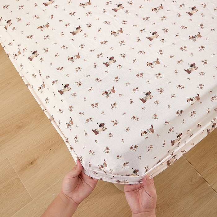 91家纺网 家纺一手货源 找家纺 锦罗绣 2025新款全棉双层纱印花系列单床笠 绅士犬