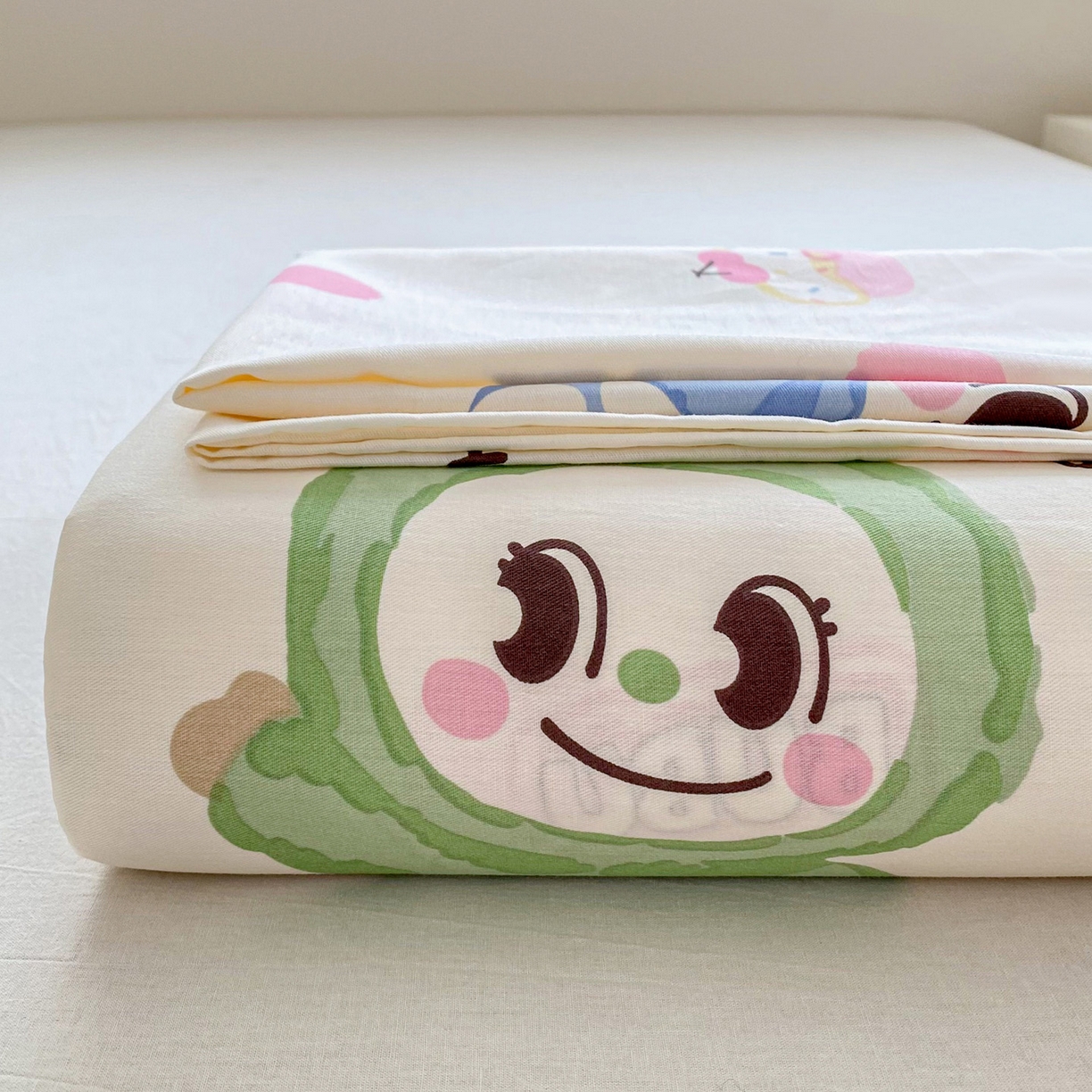 91家纺网 家纺一手货源 找家纺 金盛纺 2025新款13372全棉印花单品床单 彩萌布布