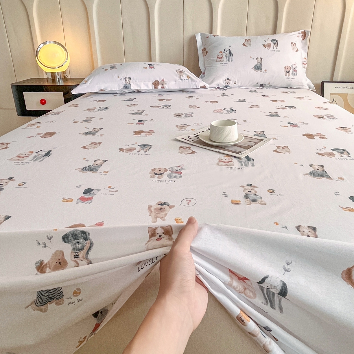 91家纺网 家纺一手货源 找家纺 金盛纺 2025新款13372全棉印花单品床单 欢乐家族