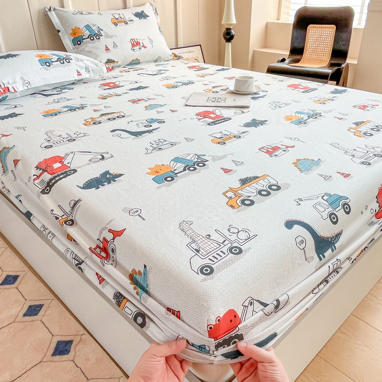 91家纺网 家纺一手货源 找家纺 金盛纺 2025新款13372全棉印花单品床笠 顽皮恐龙