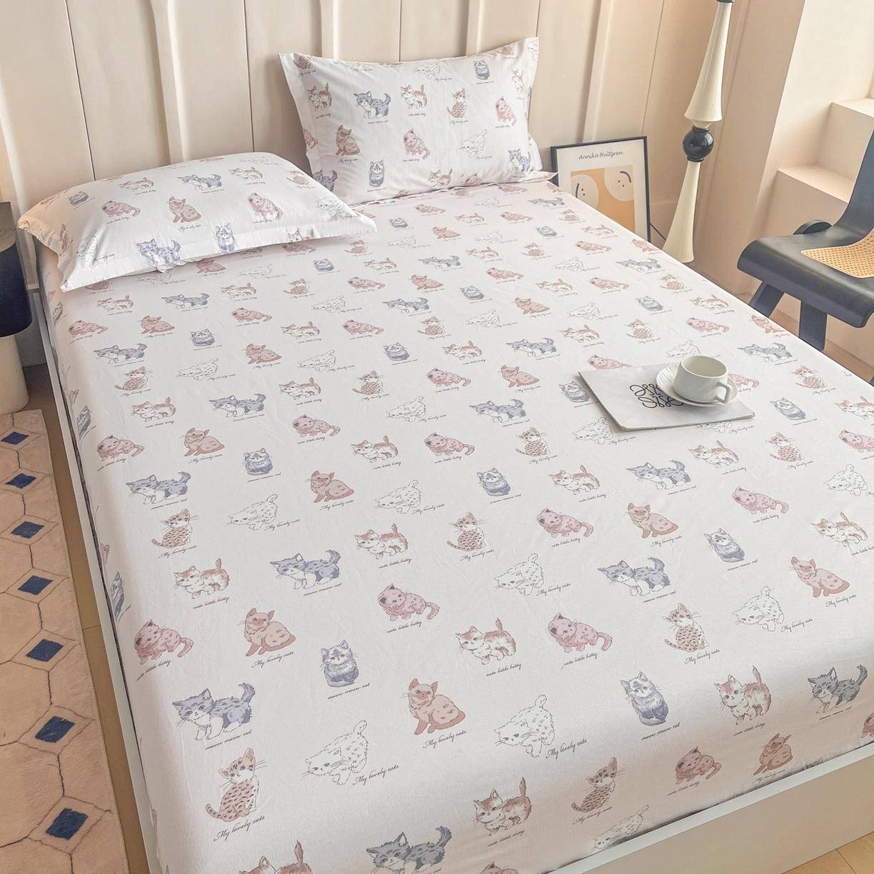 91家纺网 家纺一手货源 找家纺 金盛纺 2025新款13372全棉印花单品床笠 治愈猫