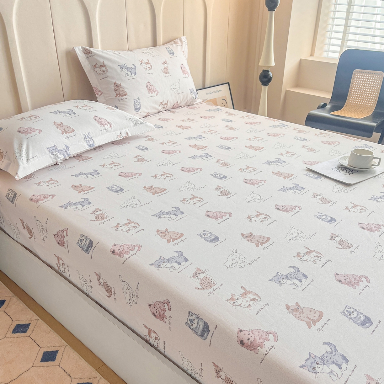 91家纺网 家纺一手货源 找家纺 金盛纺 2025新款13372全棉印花单品床笠 治愈猫