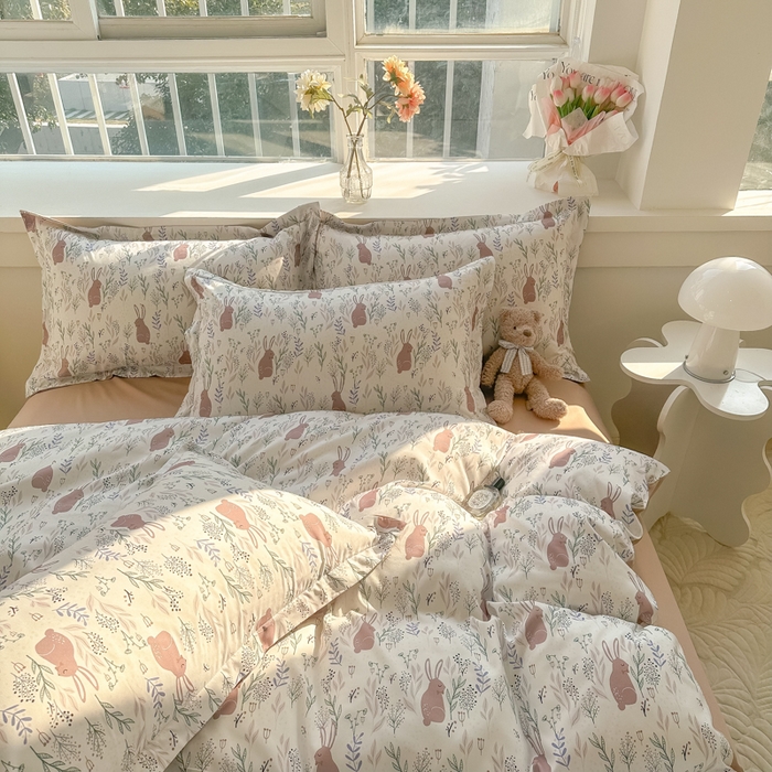 91家纺网 家纺一手货源 找家纺 爱彼家纺 2025新款加厚法式印花四件套 法式萌兔花园