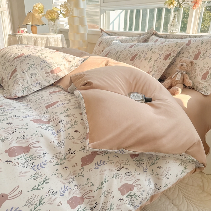 91家纺网 家纺一手货源 找家纺 爱彼家纺 2025新款加厚法式印花四件套 法式萌兔花园